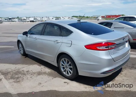 2017 Ford Fusion Hybrid Se z USA, uszkodzony, nr VIN 3FA6P0LU0HR380883